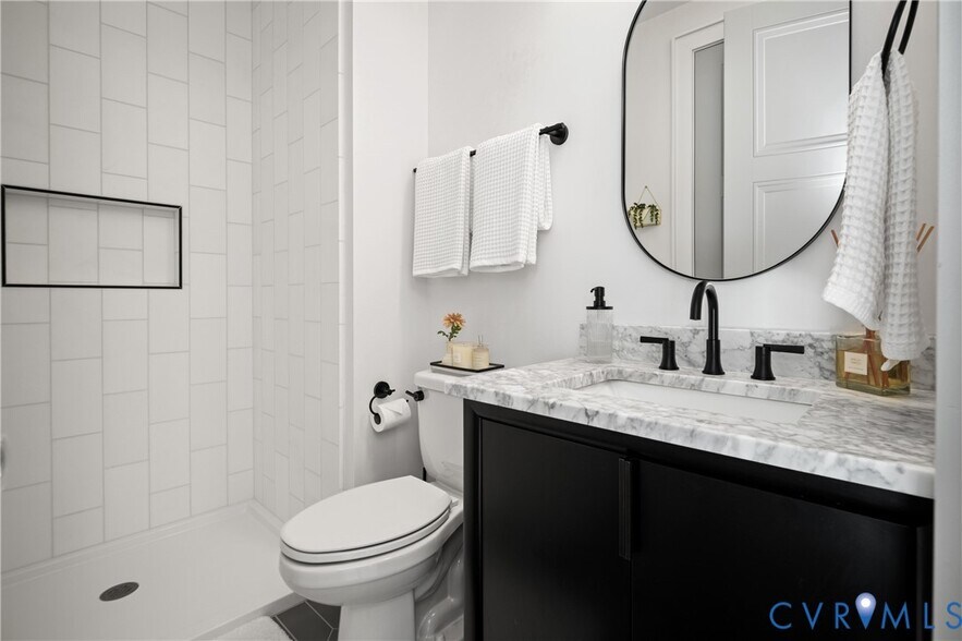 Building Photo - 3618 Graythorne Dr