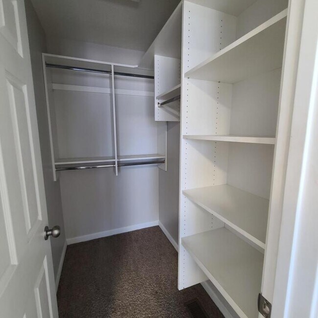 Building Photo - 2503 S Hanna St