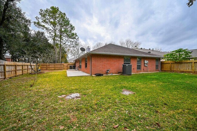 Building Photo - 3551 Santa Rosa Ln