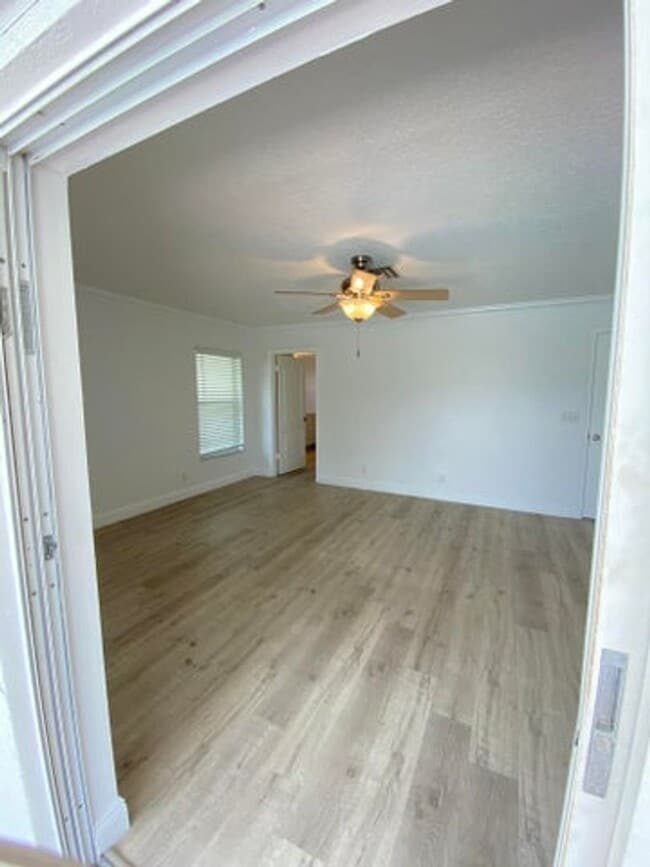 Building Photo - 4593 Bucida Rd