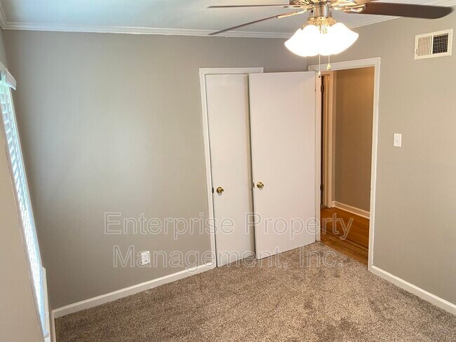 Building Photo - 1623 Delmont Rd