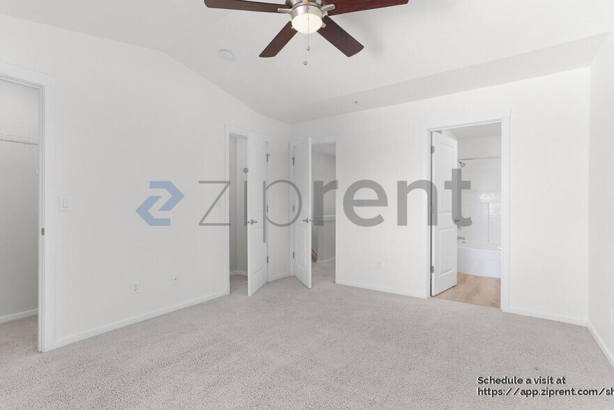 Building Photo - 10813 124th Ave NE