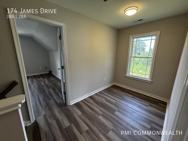 Building Photo - 174 James Dr