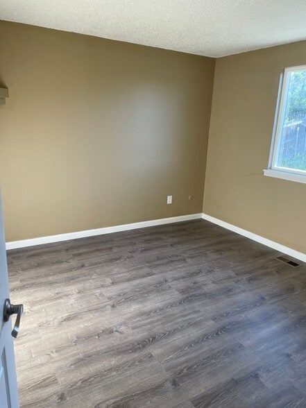 Building Photo - 18757 E Hawaii Dr