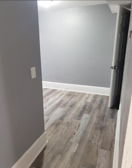 Dining/living space - 38 E Chestnut St