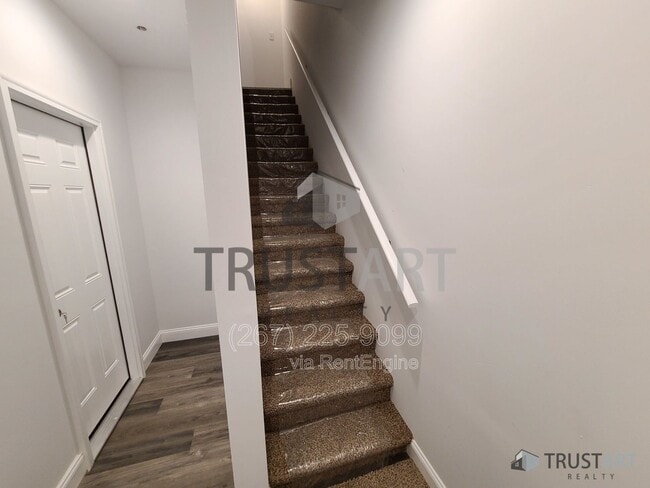 Building Photo - 4732 Longshore Ave