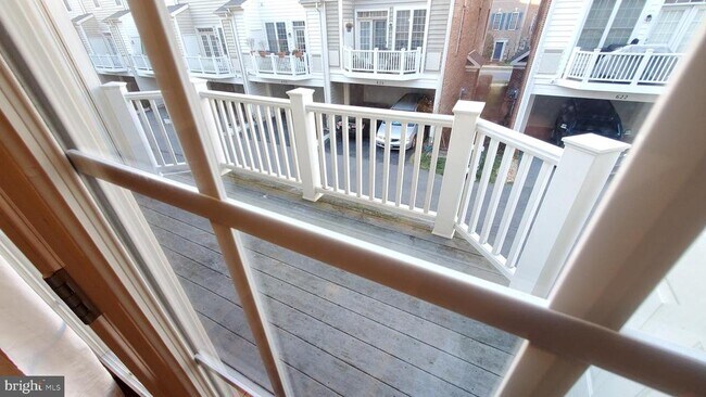 Building Photo - 631 Hurdle Mill Pl