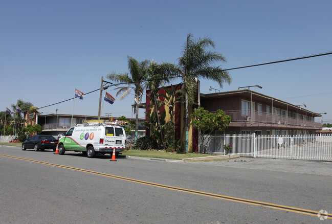 Building Photo - Avalon Studios