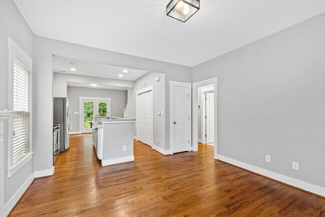 Building Photo - Charming Cape Cod in Tuscaloosa Lakewood!