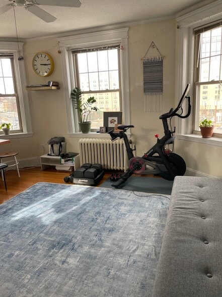 Building Photo - 114 Riverway