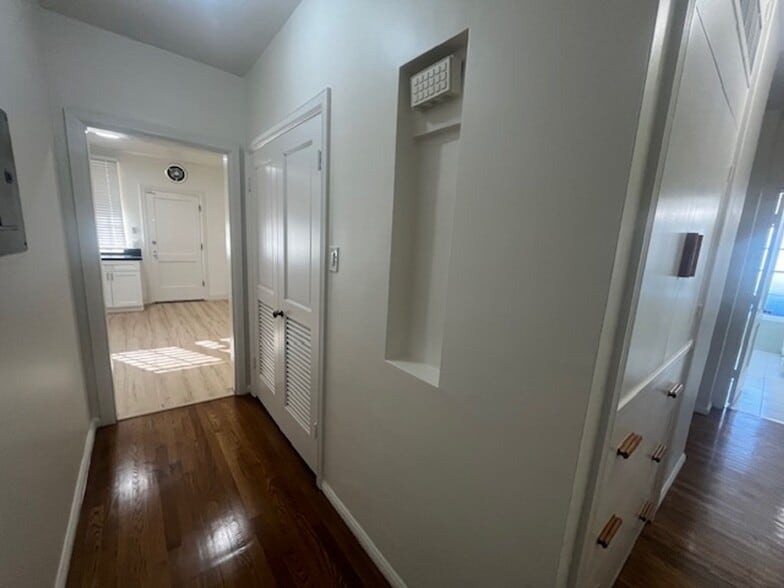 Building Photo - 740 E Carson St