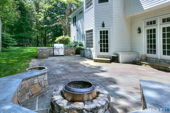 Building Photo - 46 Burr Farms Rd