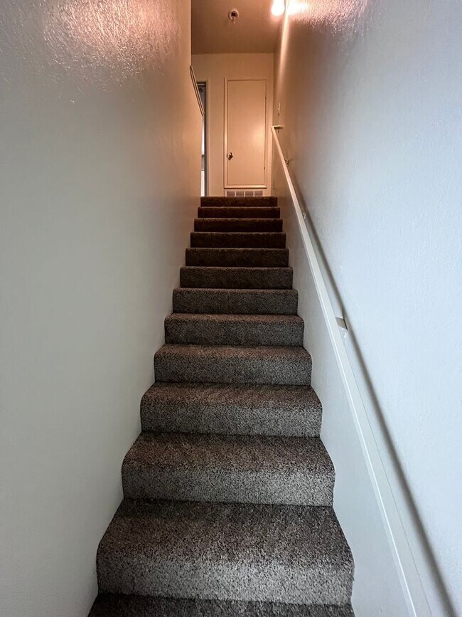 Building Photo - NICE CONDO FOR RENT IN ROSEMONT AT COBBLESTONE GLEN III