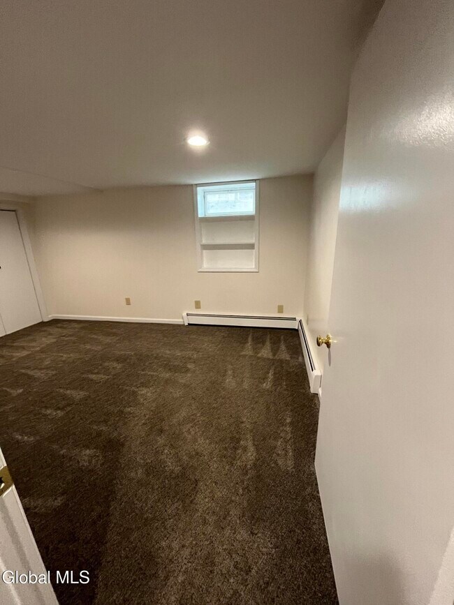 Building Photo - 36 Glenville St