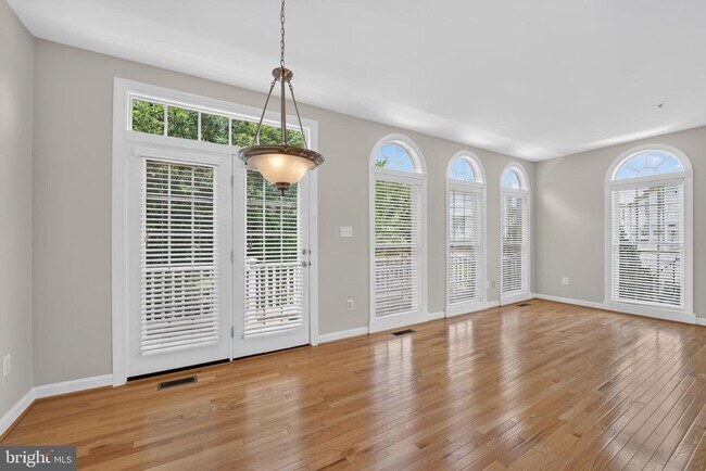Building Photo - 30 Sharpstead Ln