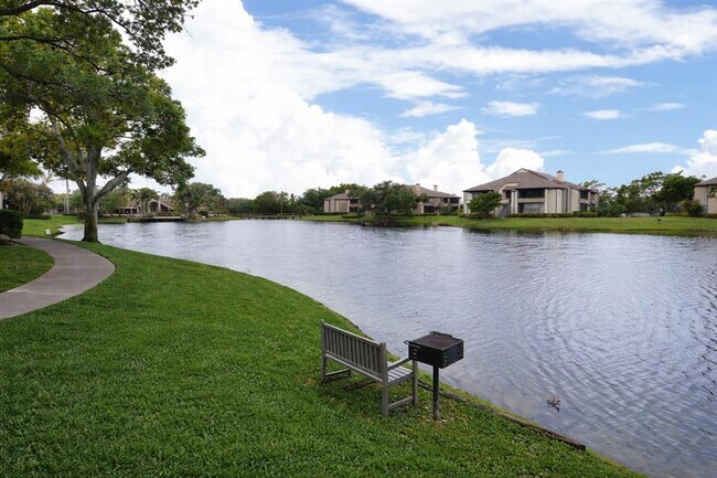 Building Photo - 10263 Gandy Blvd N