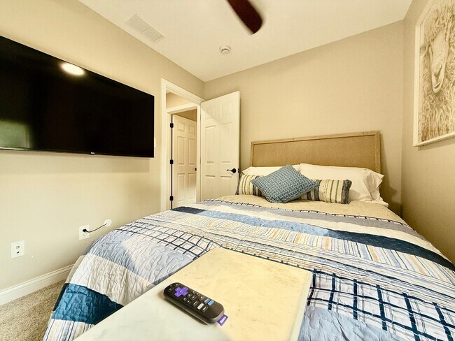 Building Photo - Brand new remodeled home in Monroe!