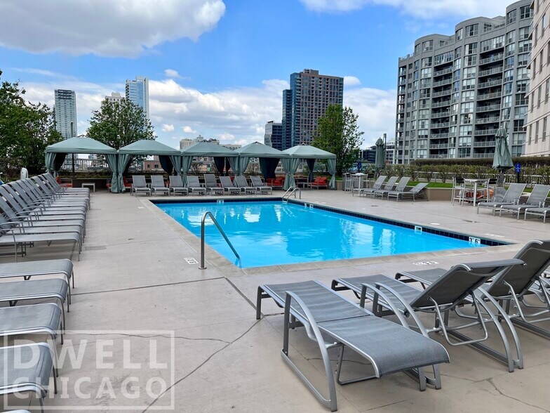 Building Photo - 545 N Dearborn St