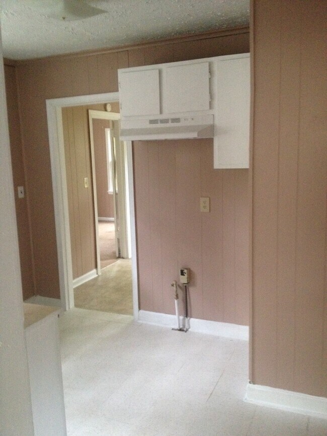 Building Photo - **AVAILABLE NOW**Near Ft. Benning/Columbus, GA 3 Bedroom / 1 Bathroom Home for Rent***
