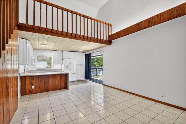 Building Photo - 3532 Coconut Rd