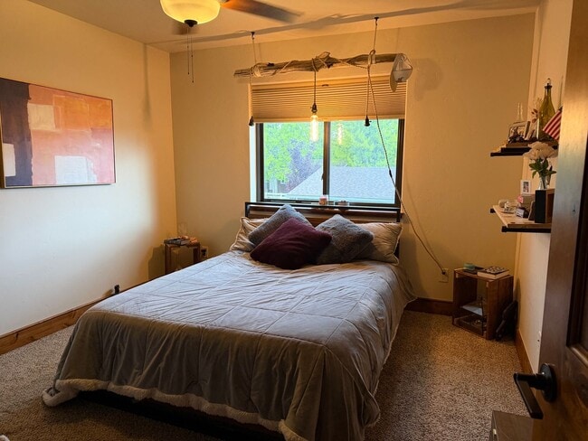 Building Photo - New Whitefish Rental - 3 Bedroom/2.5 Bath Beautiful Updated Home (Unfurnished). Available Aug 1st.