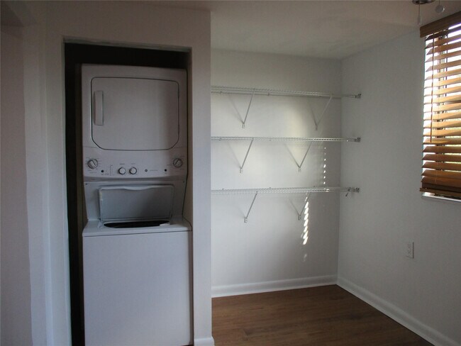 Building Photo - 9370 SW 8th St