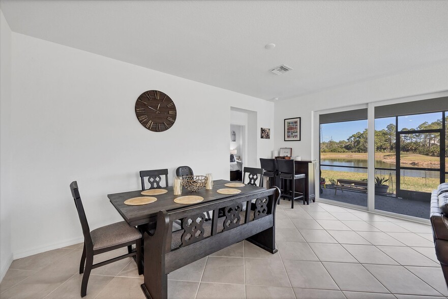 Building Photo - 11314 Pinot Dr