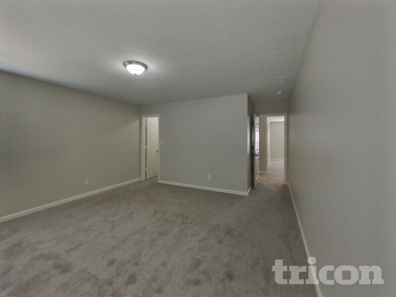 Building Photo - 1003 Pine Ridge Way