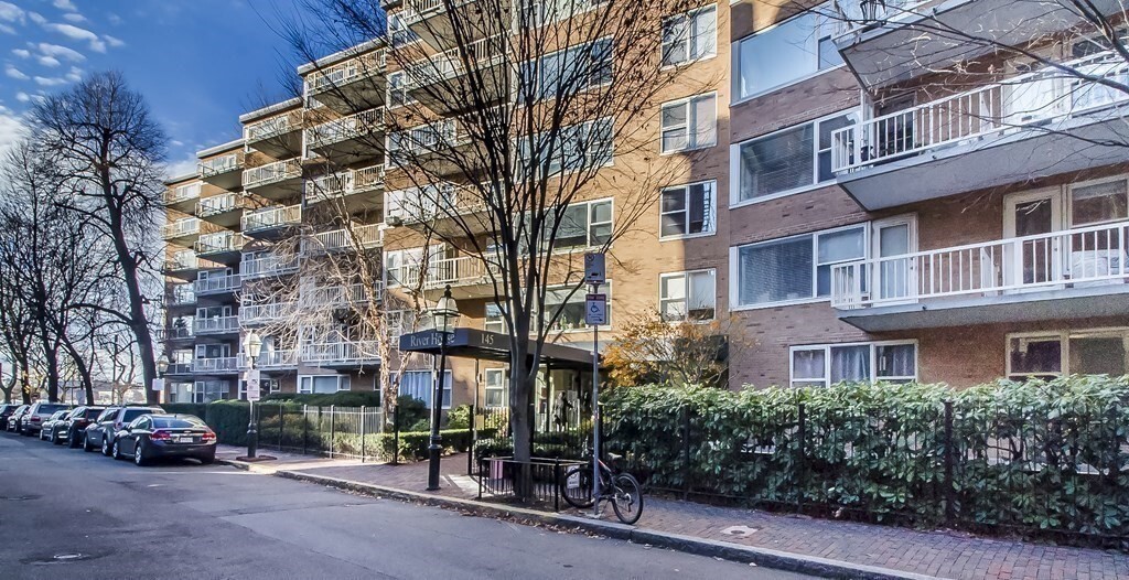 Building Photo - 145 Pinckney St