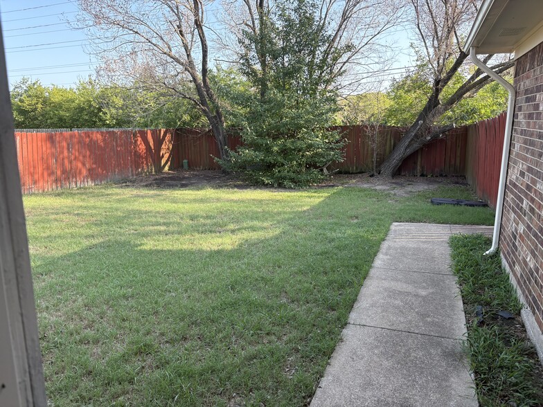 Building Photo - 4005 Sunhill Dr