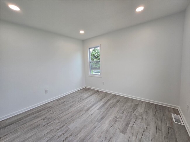 Building Photo - 51 Grangerford Heights