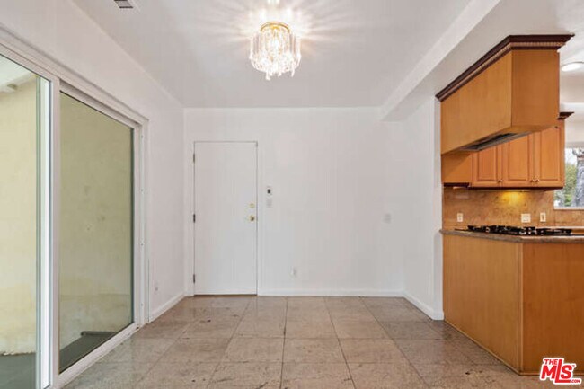 Building Photo - 3401 Alginet Dr