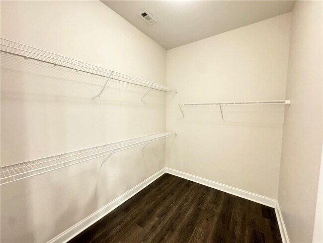 Building Photo - 1055 Penny Ln