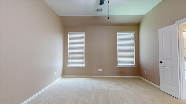 Building Photo - 12314 Meadow Breeze Dr