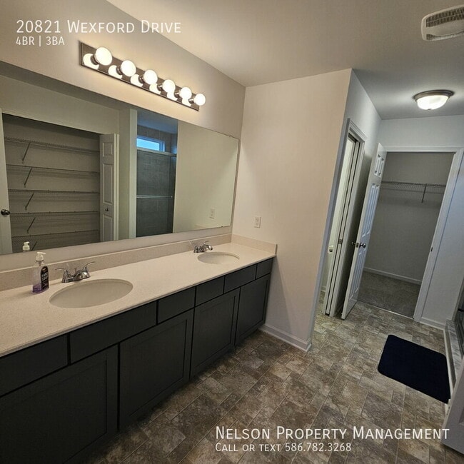 Building Photo - 20821 Wexford Dr