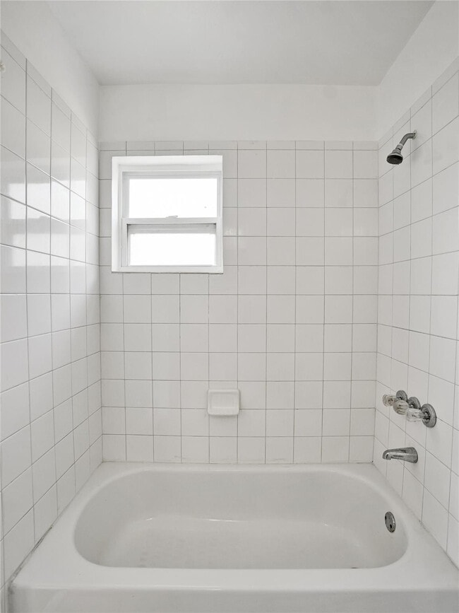 Building Photo - 249 NW 4th Diagonal