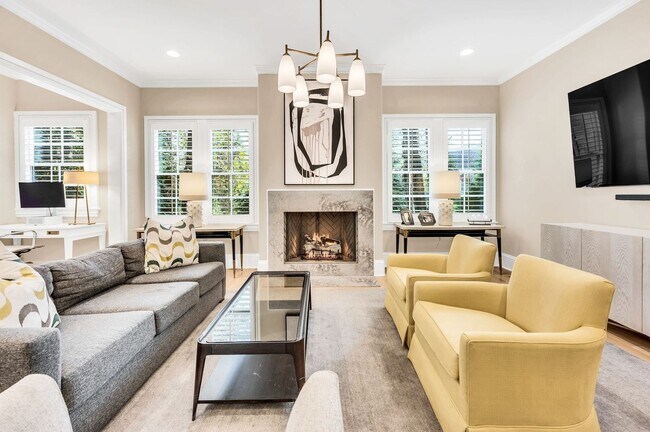 Building Photo - Franklin Gem Walking Distance to Downtown!