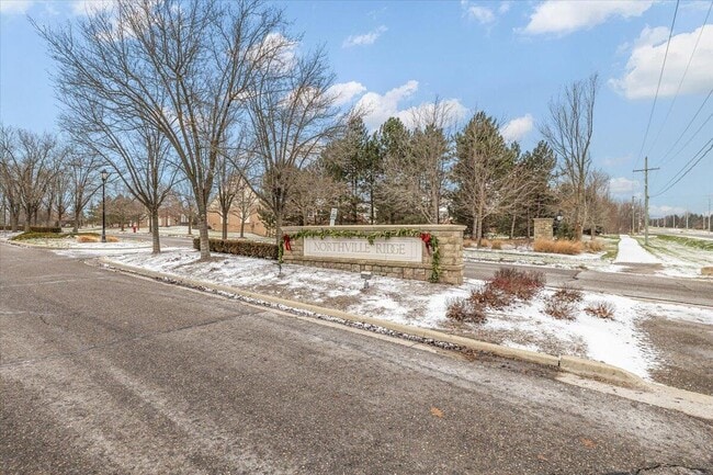 Building Photo - 15915 Morningside