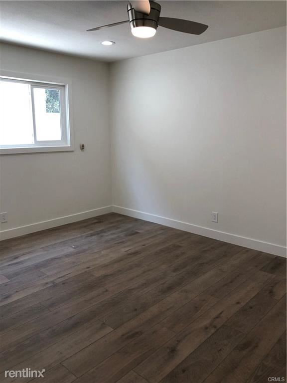 Building Photo - 208 Avenida Victoria