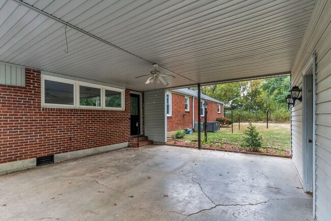 Building Photo - Renovated 4 Bed/ 2 Bath plus office in Mad...