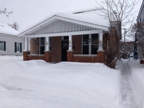 Building Photo - Two Bedroom Home! Fenced in yard! Pet Nego...