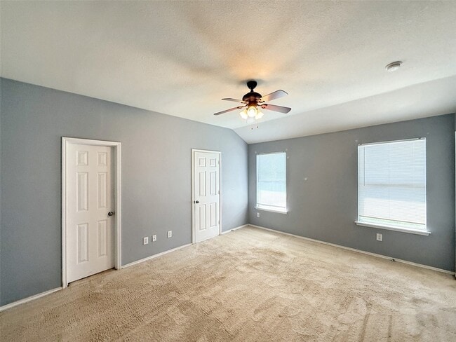 Building Photo - 10420 Devin Ln