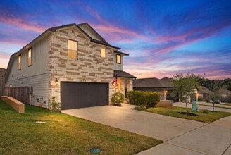 Building Photo - Gorgeous like new home in Montgomery Oaks!