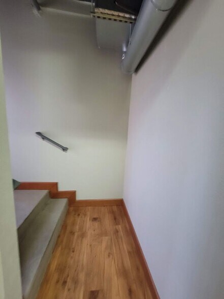 Building Photo - 123 NE 172nd Ave
