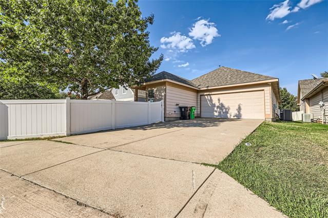 Building Photo - 1421 Cherokee Rose Trail