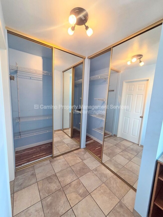 Building Photo - 8901 Serapis Ave