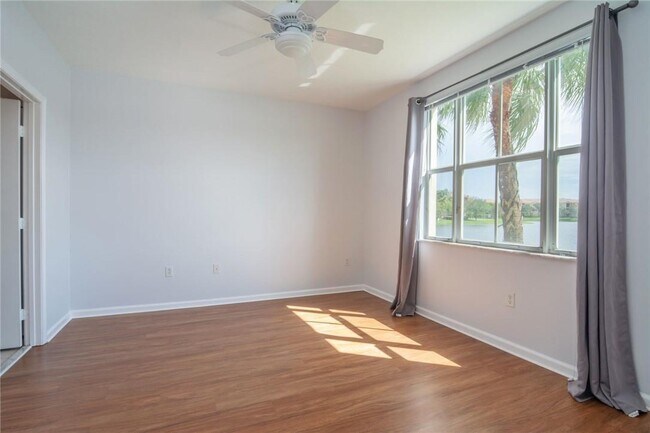 Building Photo - 4404 SW 160th Ave