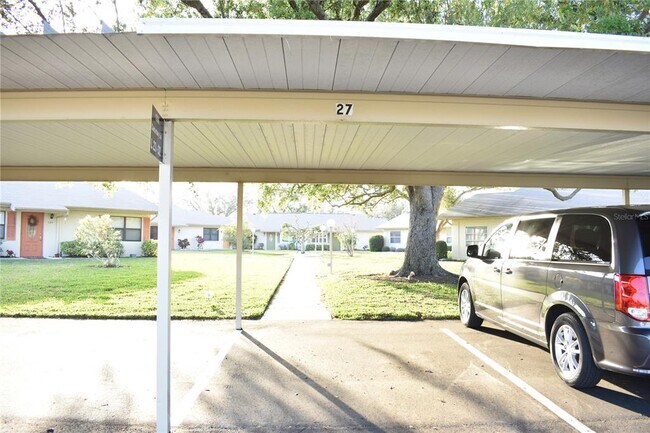 Building Photo - 1906 Canterbury Ln