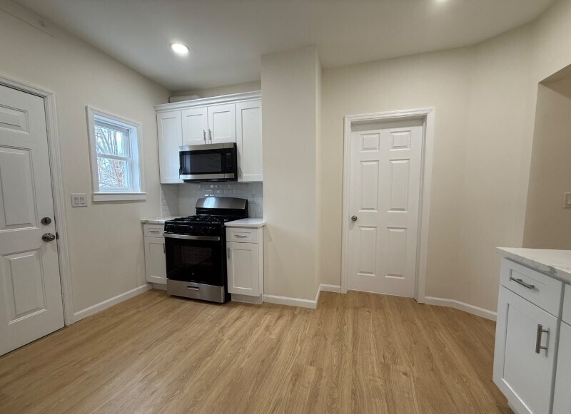 Kitchen - 356 Carnegie Pl