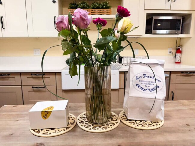 Building Photo - 16018 Windsor Dr